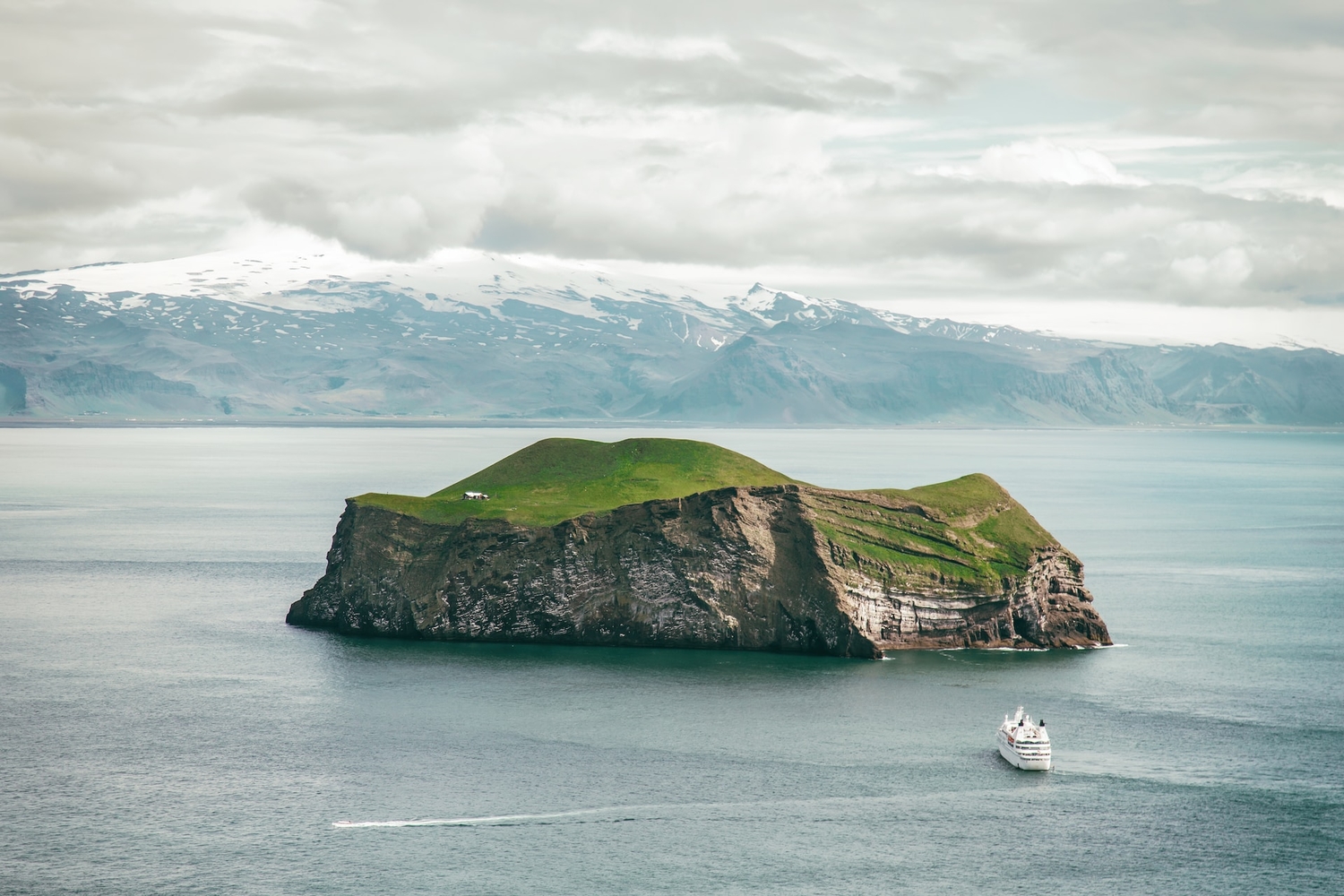 Discover the Wonders of Iceland: Top 20 Must-Visit Tourist Attractions